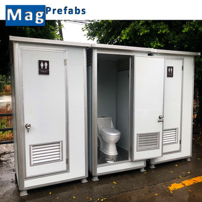 qualité  Industrial cheap outdoor movable public portable sandwich panel toilet cubicle for rental usine